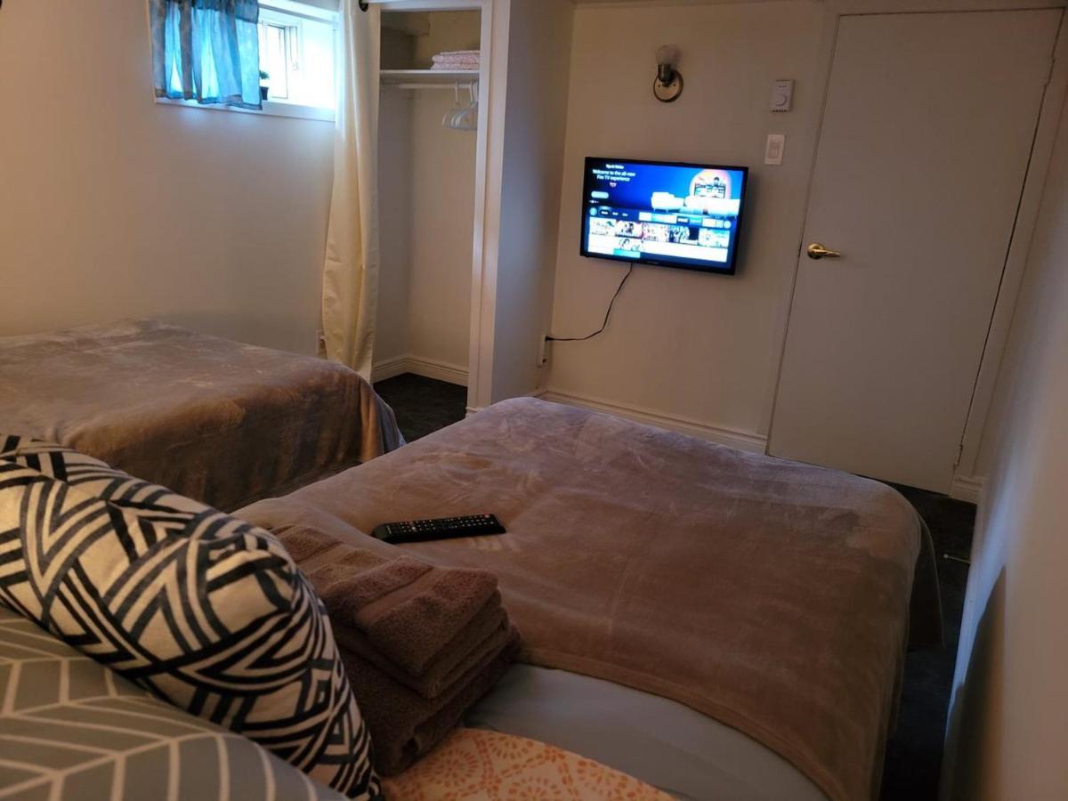 Lower Level Apt 6Ft High Close To Hwy Netflix Wifi Apartment Edmundston Bagian luar foto